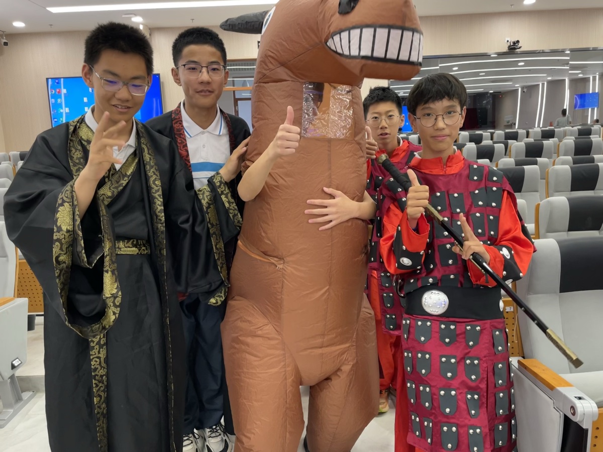齐恩贺参与校园戏剧与文化活动